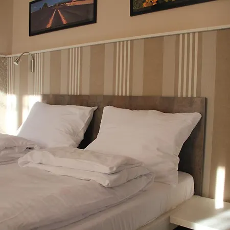 Downtown Skadarlija Белград